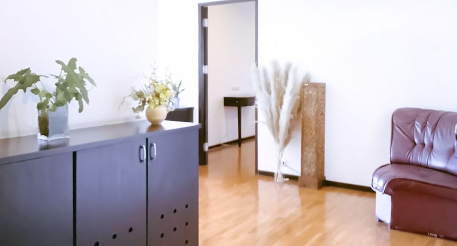 For rent 2 bedrooms apartment in Suan Luang, Bangkok