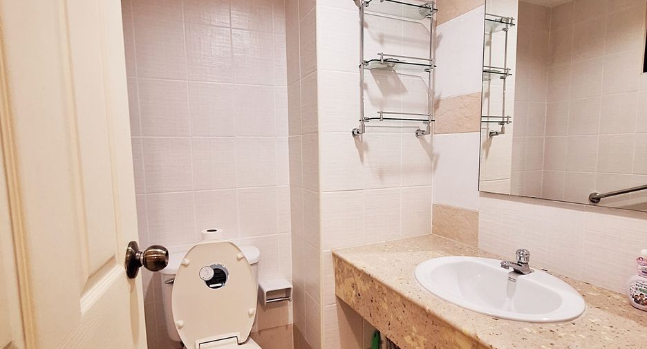 For rent 2 bedrooms condo in Bang Kho Laem, Bangkok