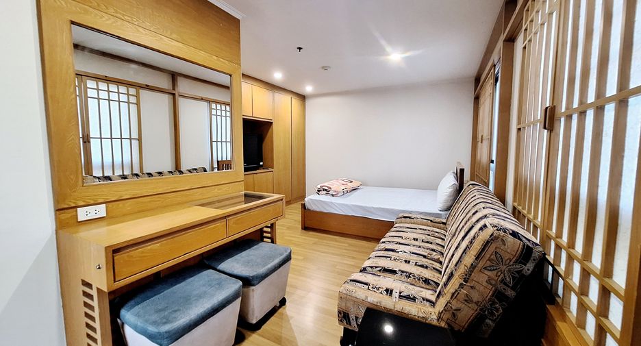 For rent 2 bedrooms condo in Bang Kho Laem, Bangkok