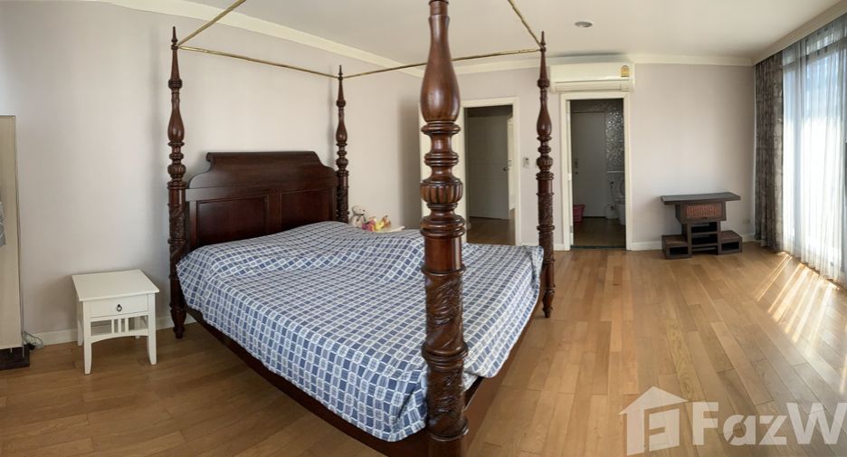 For rent 2 bedrooms condo in Pathum Wan, Bangkok