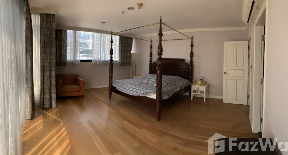 For rent 2 bedrooms condo in Pathum Wan, Bangkok