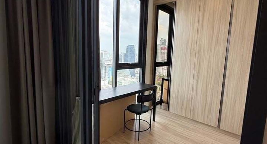 For rent 2 bedrooms condo in Ratchathewi, Bangkok