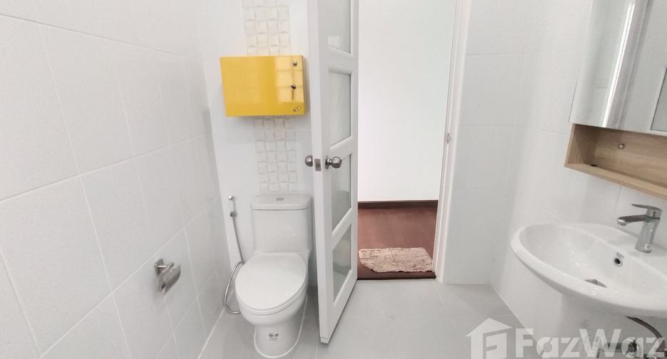 For rent 3 bedrooms house in Watthana, Bangkok