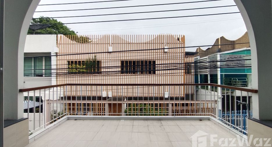 For rent 3 bedrooms house in Watthana, Bangkok