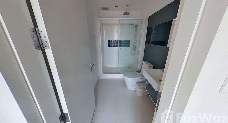For rent 2 bedrooms condo in Phra Khanong, Bangkok