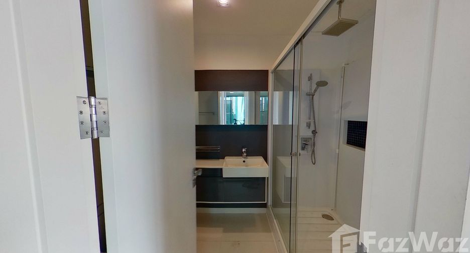 For rent 2 bedrooms condo in Phra Khanong, Bangkok