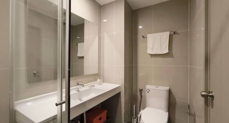 Condo en alquiler de 2 habitaciones en Huai Khwang, Bangkok