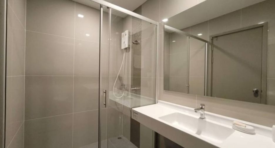 Condo en alquiler de 2 habitaciones en Huai Khwang, Bangkok