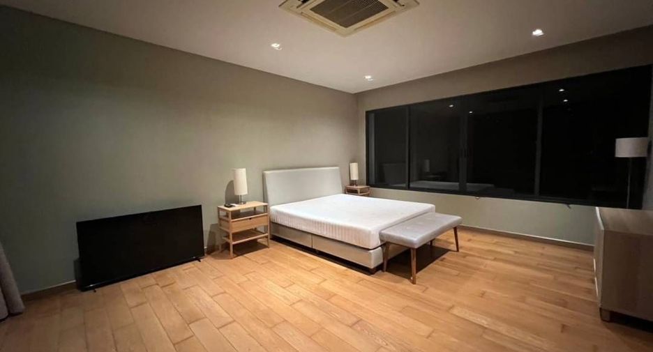 Haus zur Miete mit 4 Zimmer in Huai Khwang, Bangkok