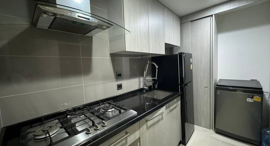 Haus zur Miete mit 4 Zimmer in Huai Khwang, Bangkok