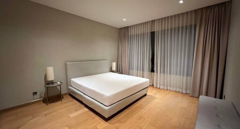 Haus zur Miete mit 4 Zimmer in Huai Khwang, Bangkok