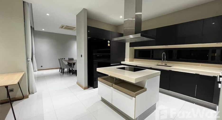 Haus zur Miete mit 4 Zimmer in Huai Khwang, Bangkok