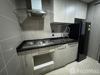 Casa en alquiler de 4 habitaciones en Huai Khwang, Bangkok