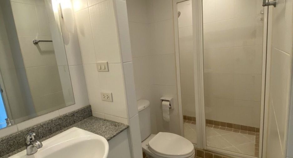 Wohnung zur Miete mit 2 Zimmer in Yan Nawa, Bangkok