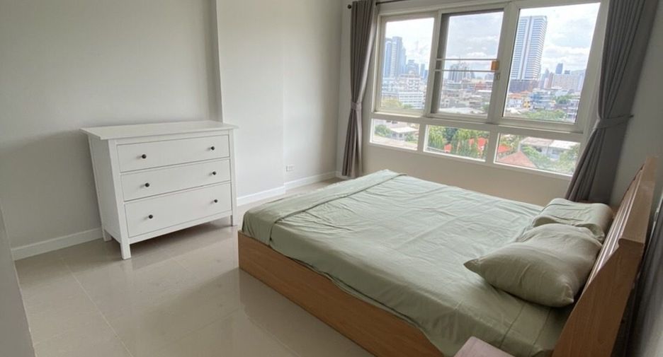 Wohnung zur Miete mit 2 Zimmer in Yan Nawa, Bangkok