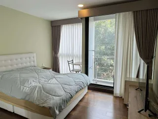 Wohnung zur Miete mit 1 Zimmer in Khlong San, Bangkok