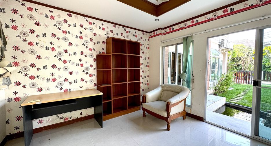 For rent 4 bedrooms house in Saphan Sung, Bangkok