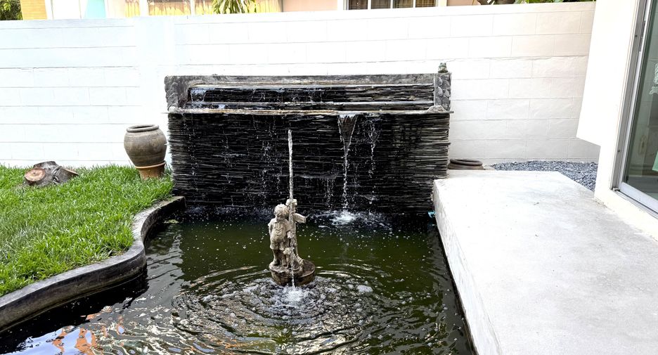For rent 4 bedrooms house in Saphan Sung, Bangkok