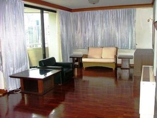 For rent 3 bedrooms condo in Pathum Wan, Bangkok