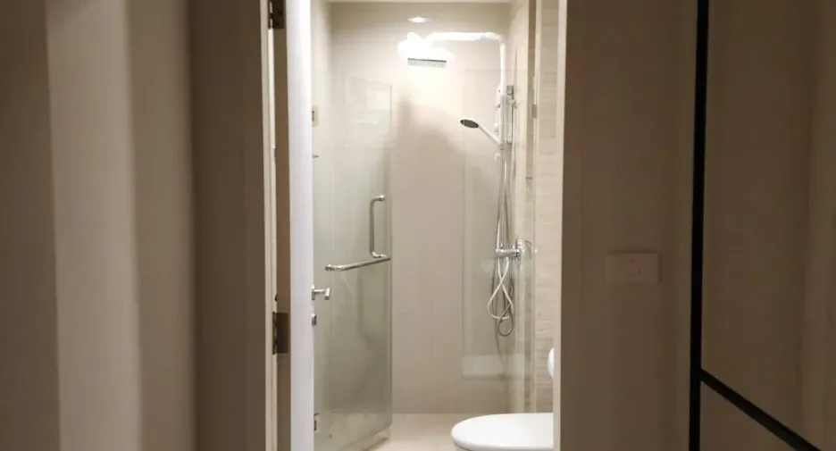 For rent 2 bedrooms condo in Mueang Samut Prakan, Samut Prakan