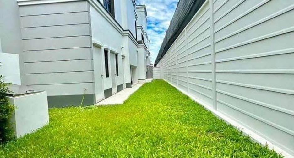 For rent 5 bedrooms house in Saphan Sung, Bangkok