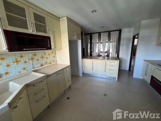 Apartamento en alquiler de 3 habitaciones en Khlong Toei, Bangkok