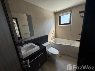Apartamento en alquiler de 3 habitaciones en Khlong Toei, Bangkok