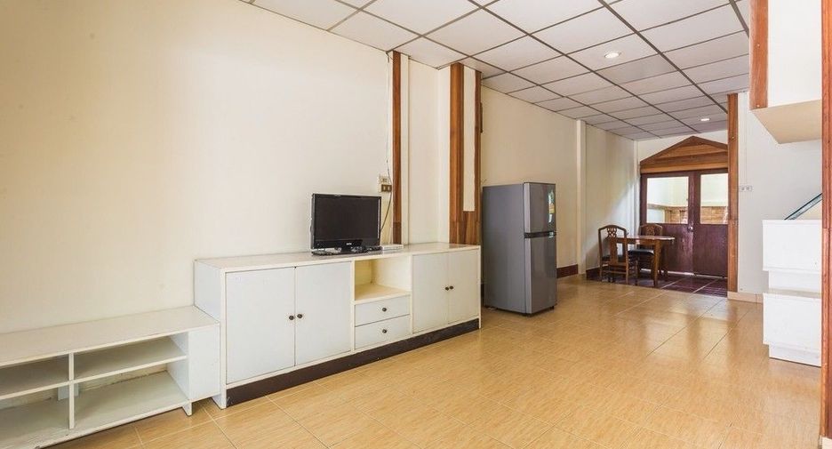 For rent 2 bedrooms townhouse in Bang Na, Bangkok