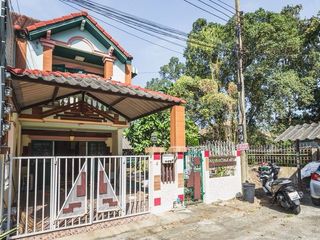 For rent 2 bedrooms townhouse in Bang Na, Bangkok