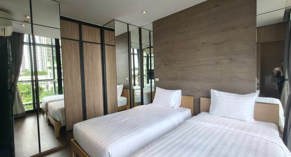 For rent 2 bedrooms condo in Khlong Toei, Bangkok
