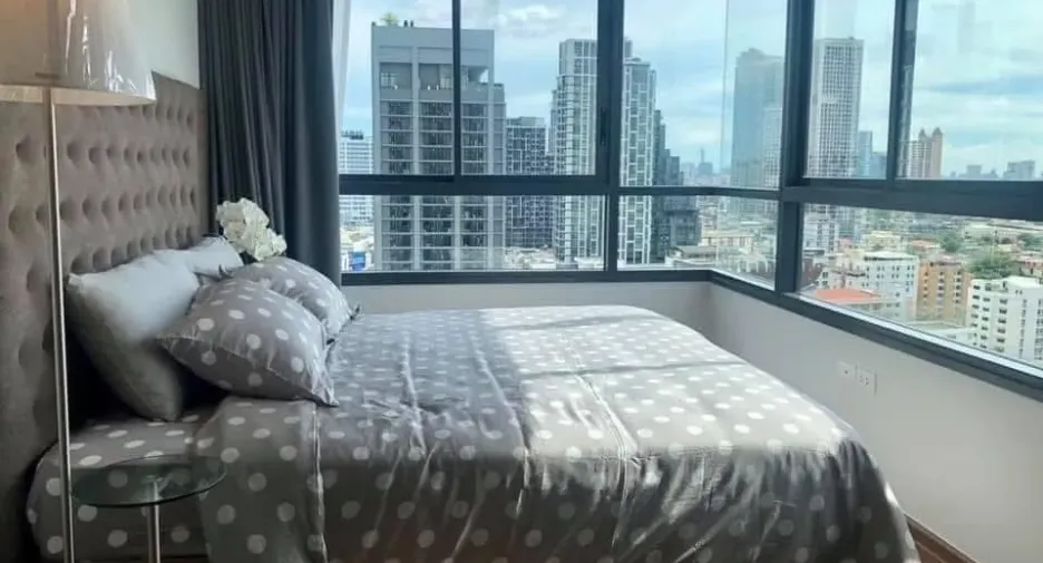 For rent 2 bedrooms condo in Phaya Thai, Bangkok