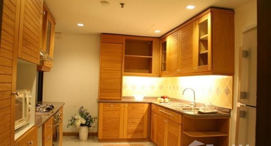 Wohnung zur Miete mit 3 Zimmer in Khlong Toei, Bangkok