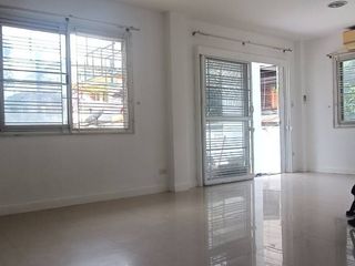 For rent 3 ベッドルーム house in Bang Kho Laem, Bangkok