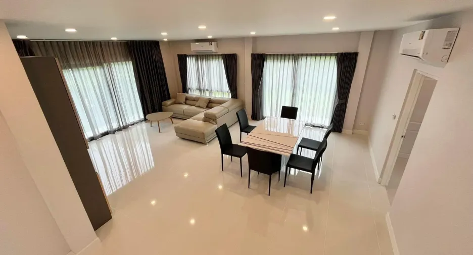 For rent 4 bedrooms house in Don Mueang, Bangkok