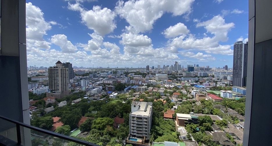 À louer 3 chambres condo à Sathon, Bangkok
