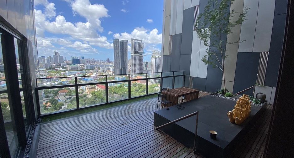 À louer 3 chambres condo à Sathon, Bangkok
