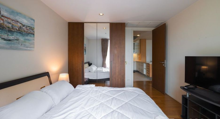 For rent 2 bedrooms condo in Sathon, Bangkok