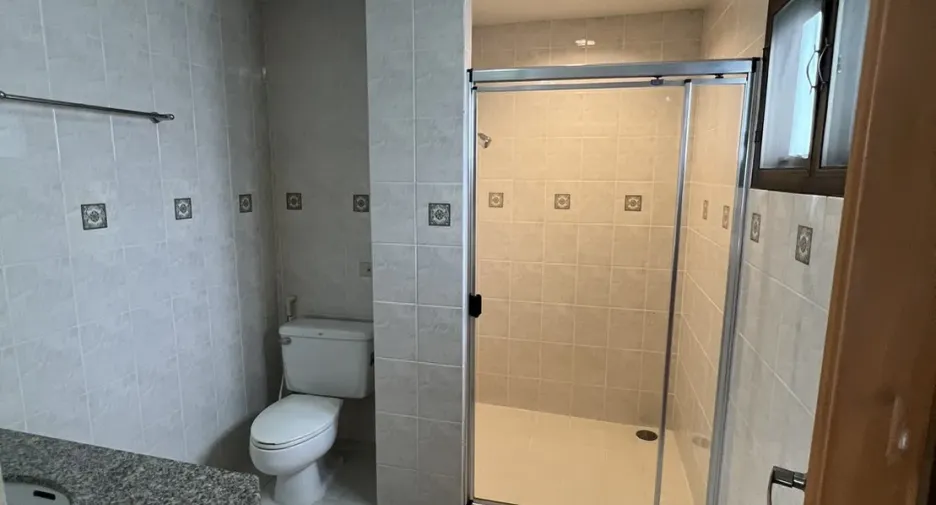 For rent 4 bedrooms condo in Watthana, Bangkok