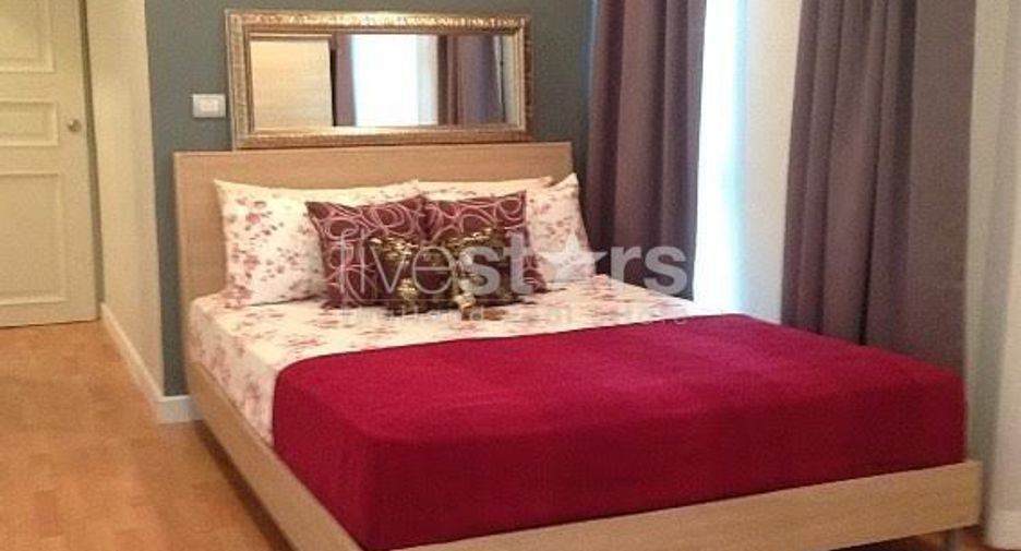 For rent 3 bedrooms condo in Watthana, Bangkok