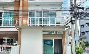 For rent 4 ベッドルーム townhouse in Sai Mai, Bangkok