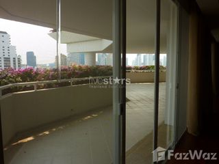 For rent 4 bedrooms condo in Watthana, Bangkok