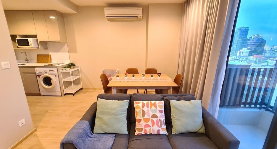 For rent 2 bedrooms condo in Ratchathewi, Bangkok