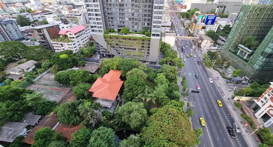 For rent 2 bedrooms condo in Ratchathewi, Bangkok