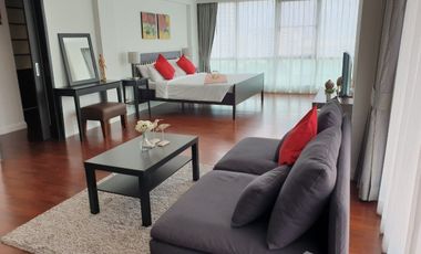 For rent 4 bedrooms condo in Sathon, Bangkok