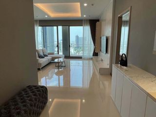 Condo en alquiler de 3 habitaciones en Watthana, Bangkok