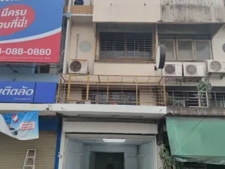 For rent 2 ベッドルーム townhouse in Wang Thonglang, Bangkok