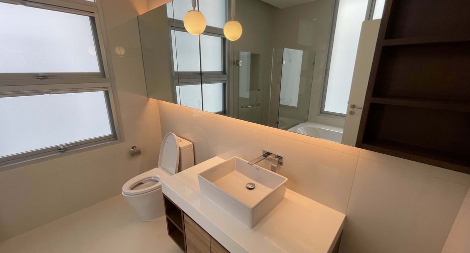 For rent 3 ベッドルーム house in Huai Khwang, Bangkok