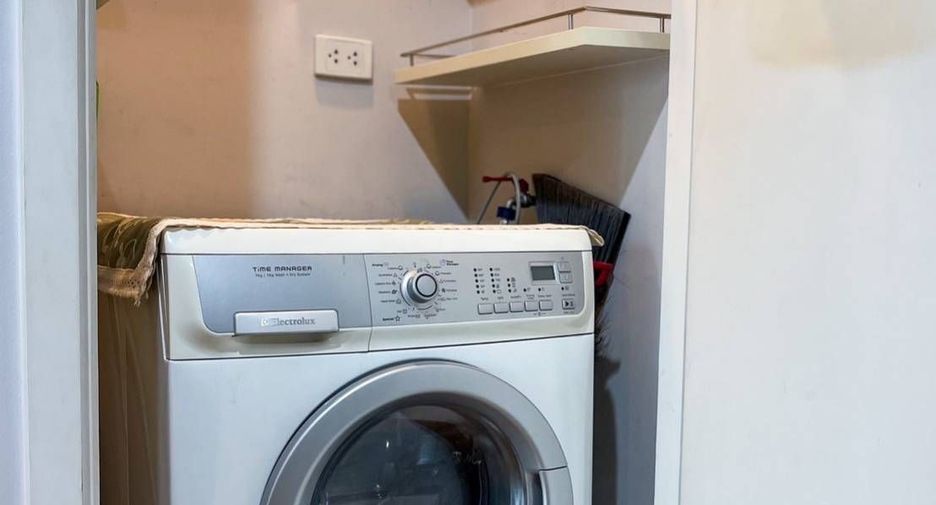 For rent 1 bed condo in Khlong San, Bangkok