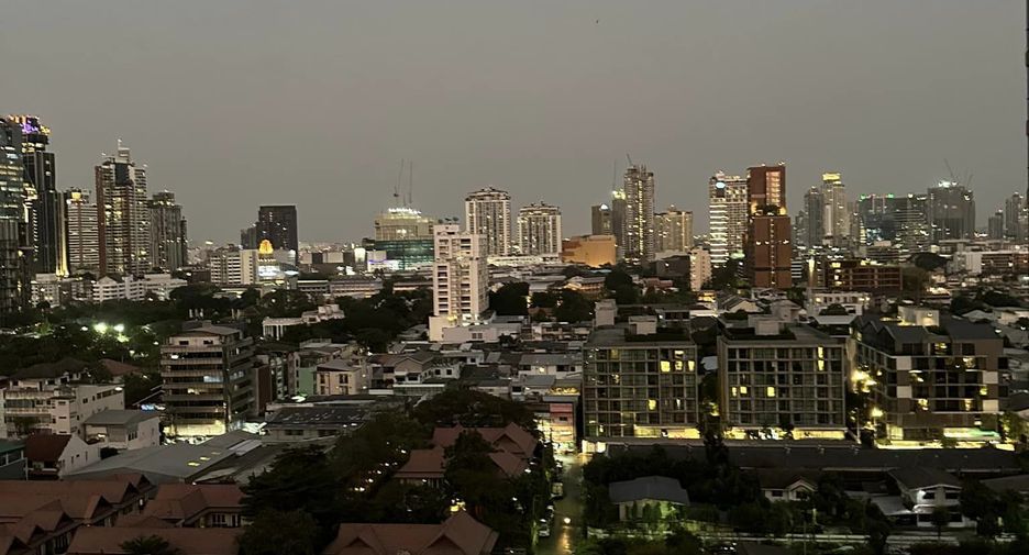 For rent 1 bed condo in Khlong Toei, Bangkok