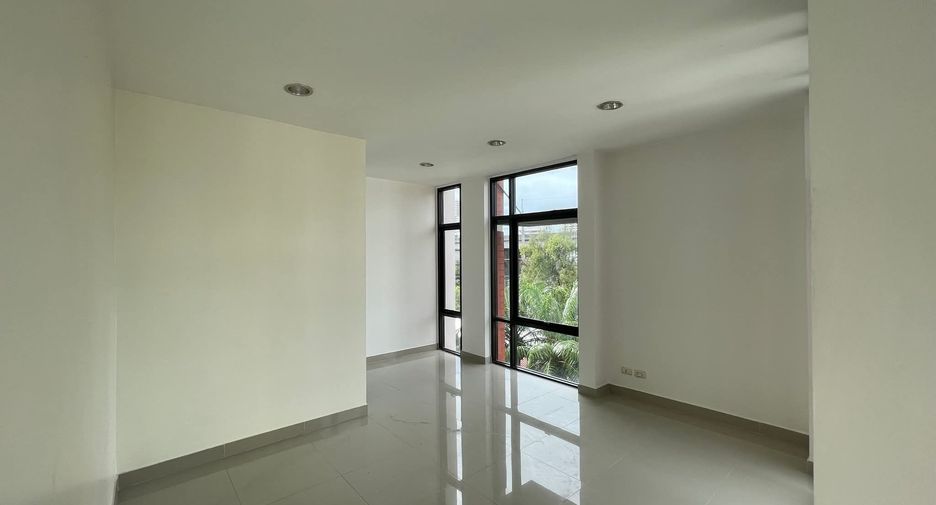 Büro zur Miete in Bang Na, Bangkok